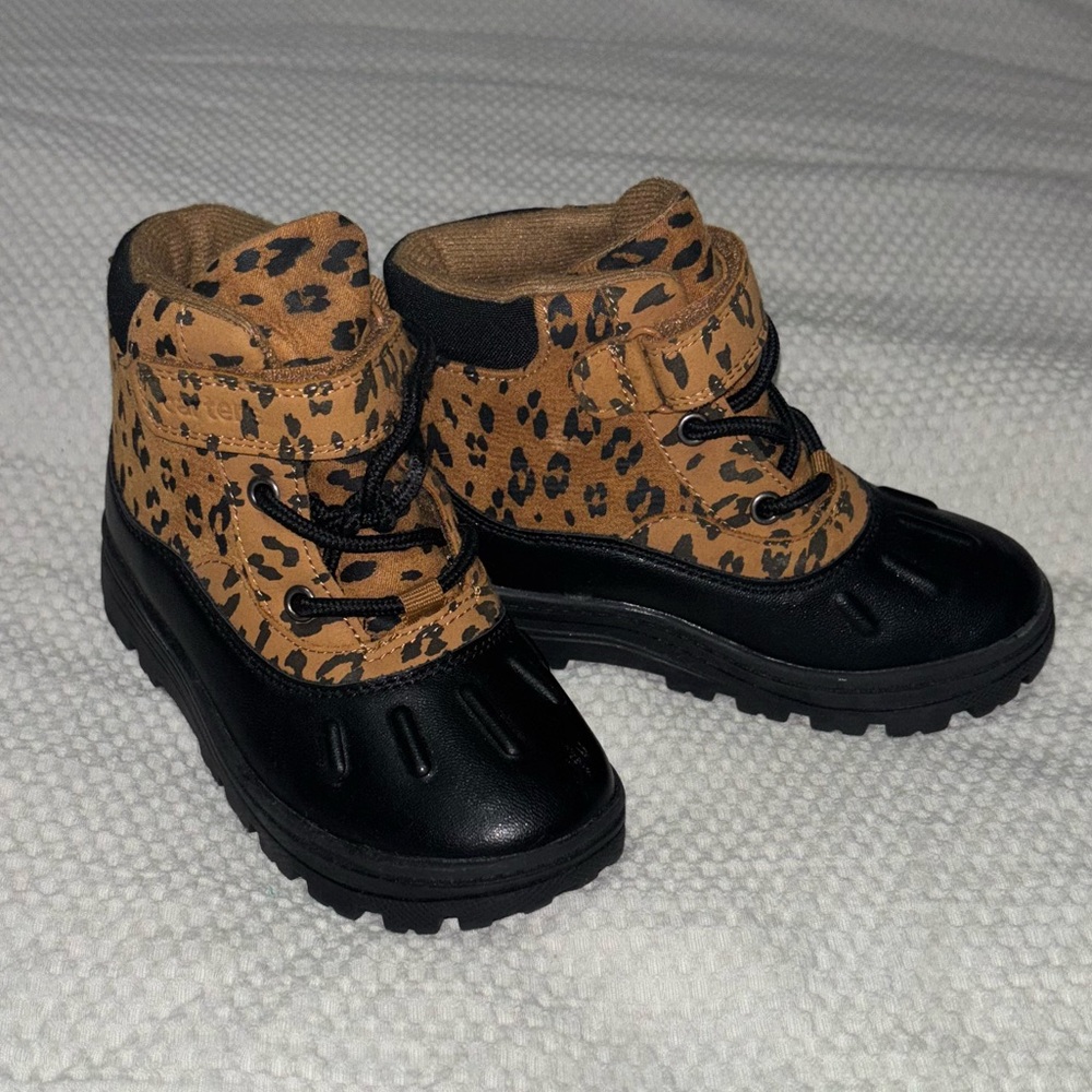 Carters Cheetah Print Duck Boots, Size 10 Snow Boots, work with AFO / SMO